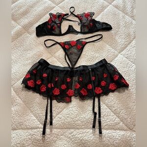 Exquisite Black and Red Floral Lace Lingerie Set